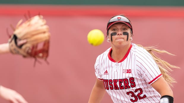 _big_Softball_vs_Indiana_G3_JO0074